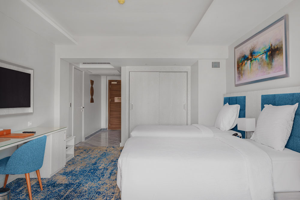 Double or twin room with pool view