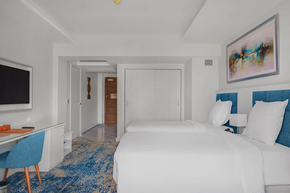 Double or twin room with pool view